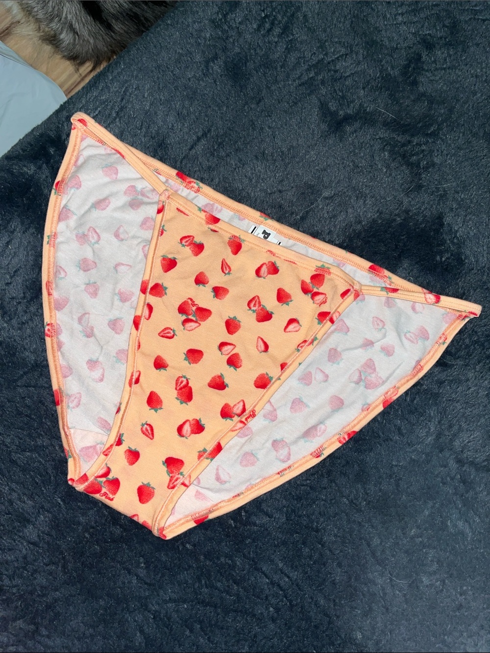 Pink VS Strawberry-print bikini panty